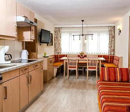 Hof Am Arlberg - Familie Walter 장크트안톤암아를베르크