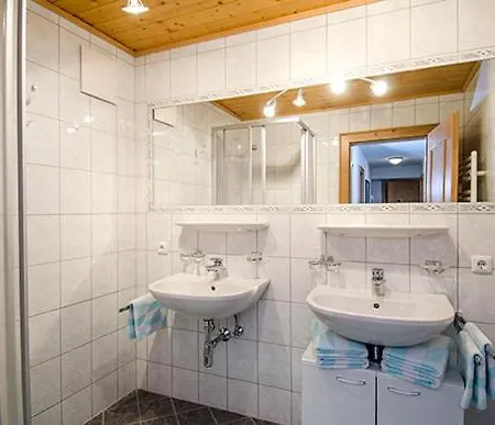 Hof Am Arlberg - Familie Walter *