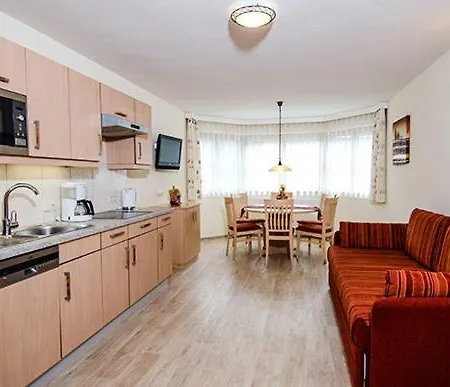 Hof Am Arlberg - Familie Walter *