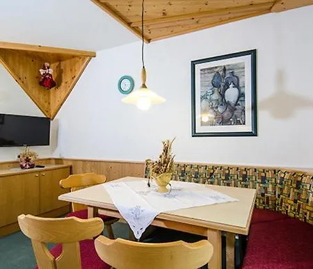 Hof Am Arlberg - Familie Walter 장크트안톤암아를베르크